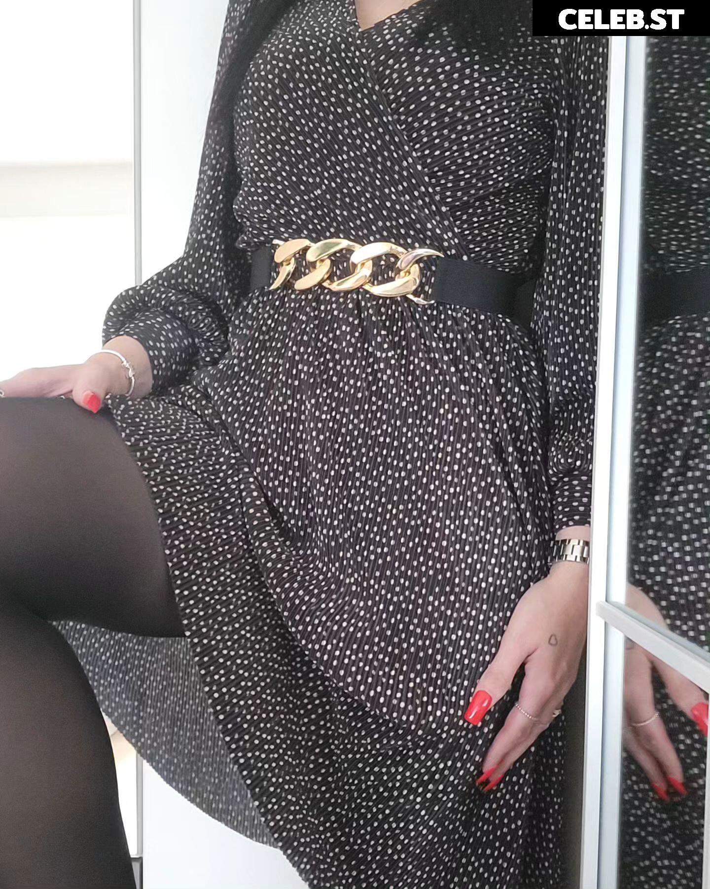 19th_nylon_lady82 Image 12431804