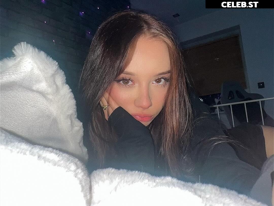 Mela Pustelnik / melapustelnik / melciapustelnik Image 12431639