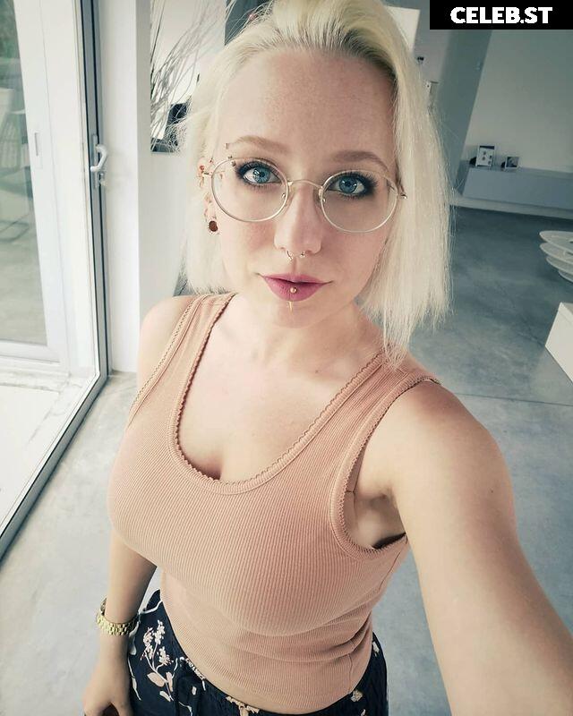 Methvespertine aka Tiffany Methuselah Image 12431649