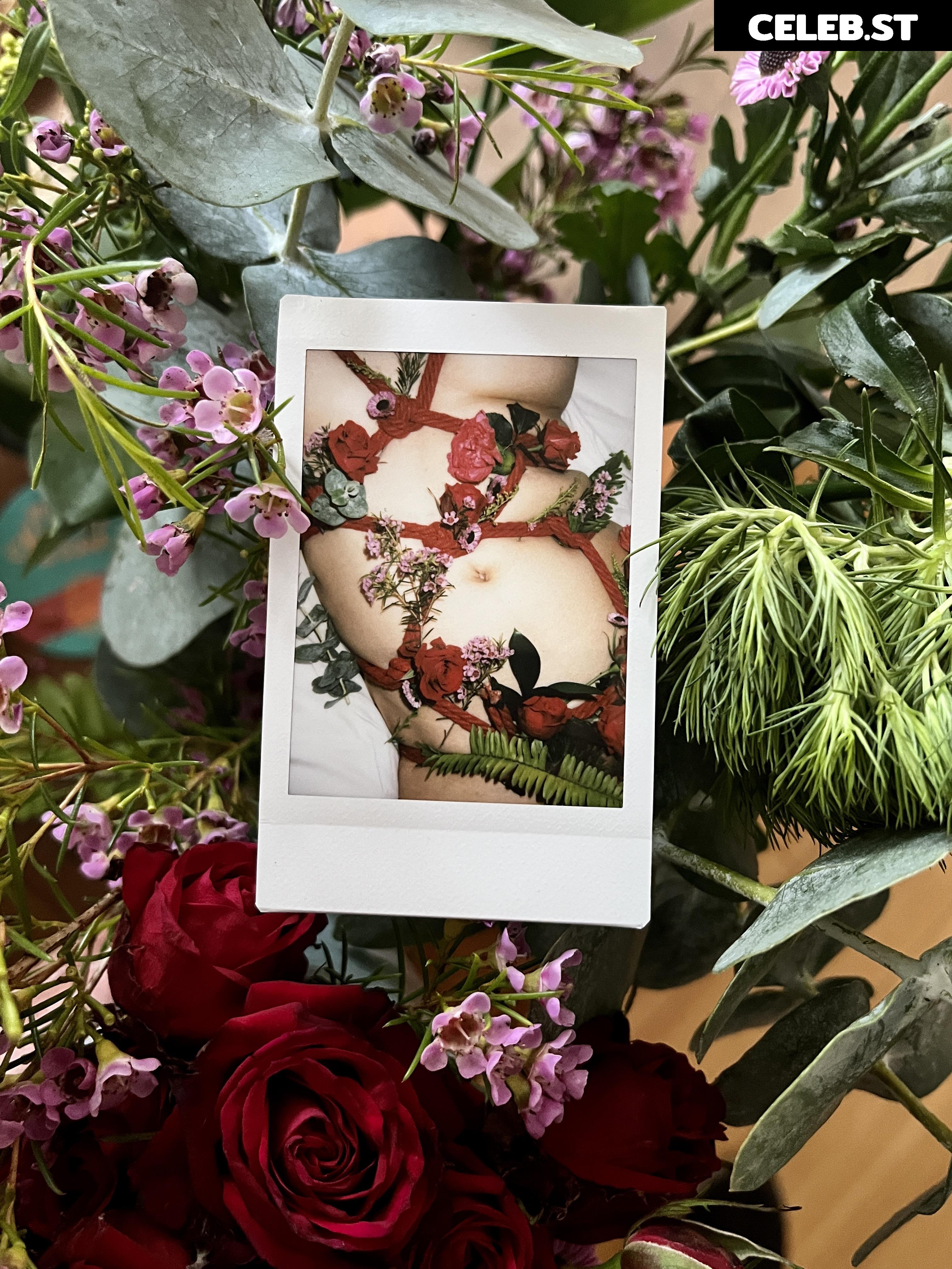 funnyrosie / outoftheboxrosie Image 12432870