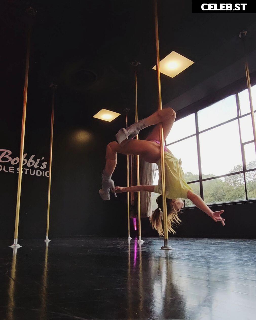 Stephanie Bendixsen / Hex Image 12439581