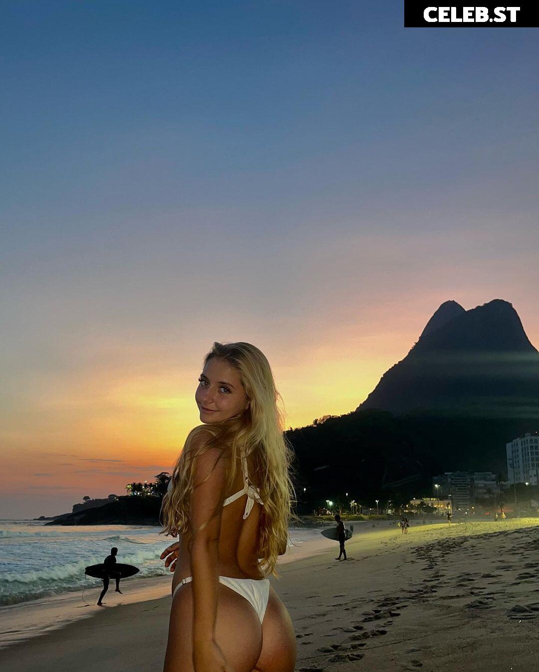 Julie Remoissenet Image 12439613