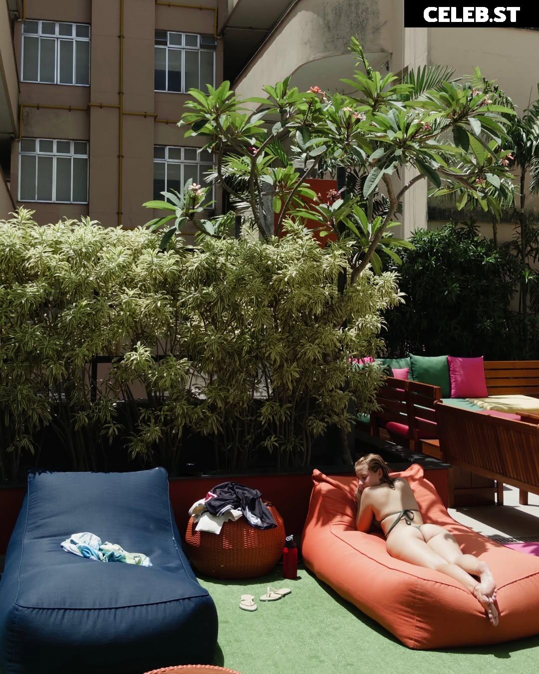 Julie Remoissenet Image 12439635