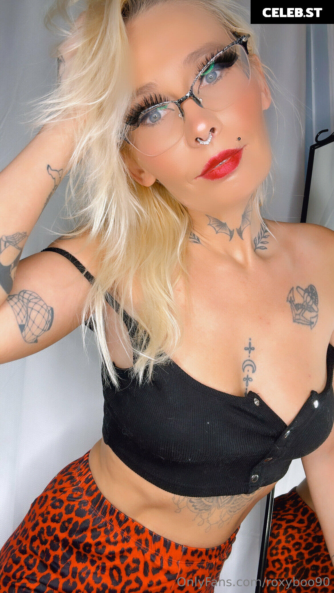 Kitty Mom @Roxyboo90 Image 12498253
