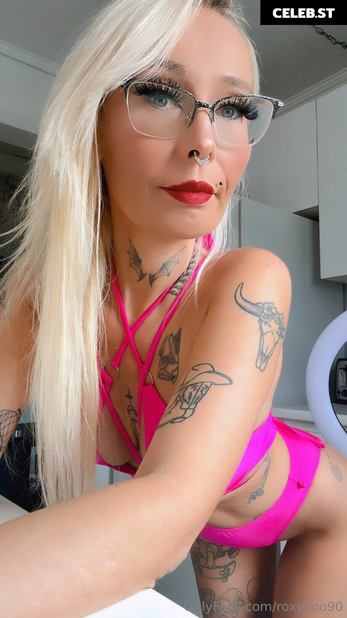 Kitty Mom @Roxyboo90 Image 12498254
