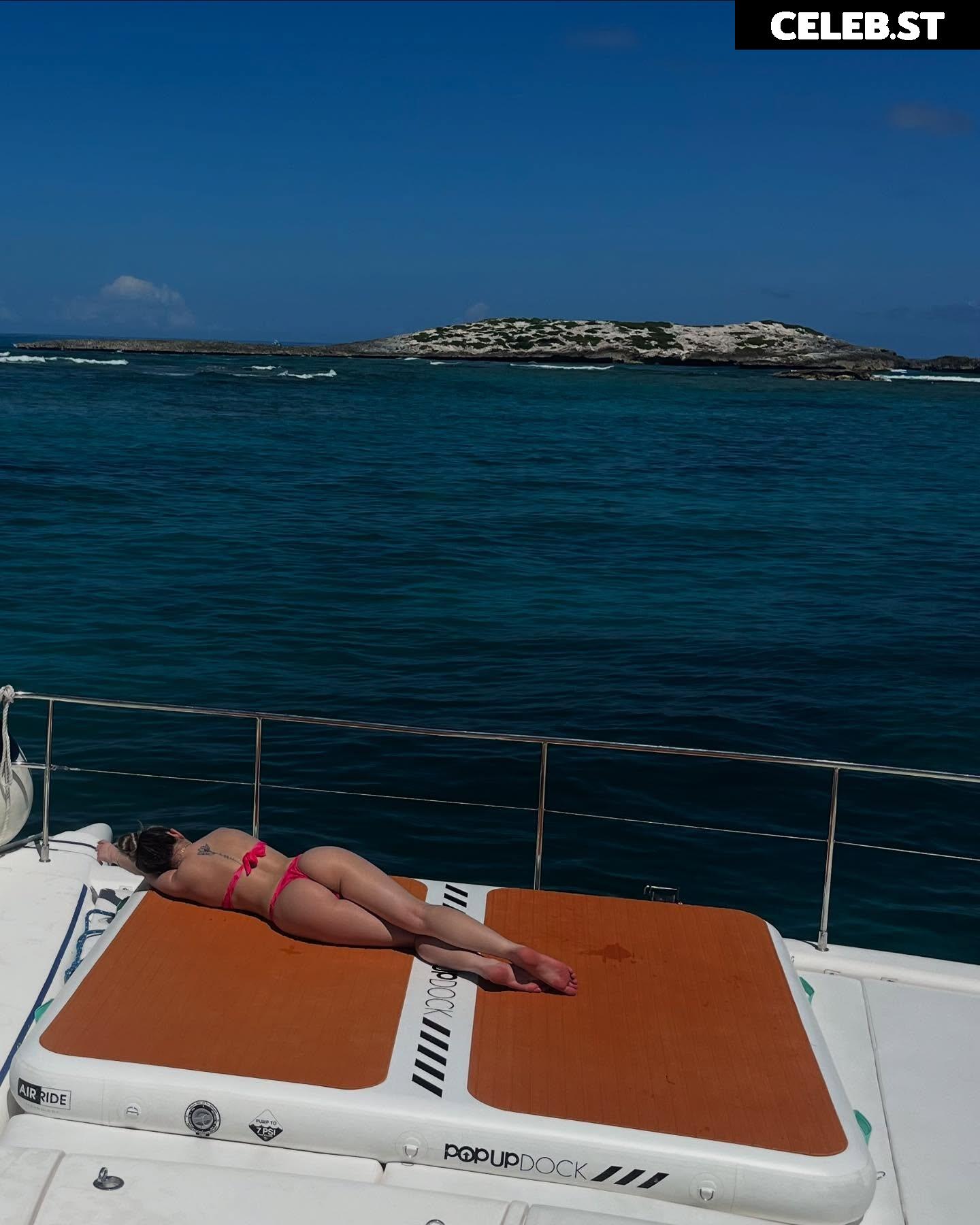 Evyn Harris / evynharris Image 12495119