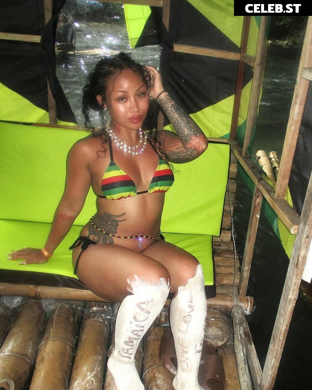 theangelacarlos / angela carlos Image 12495093