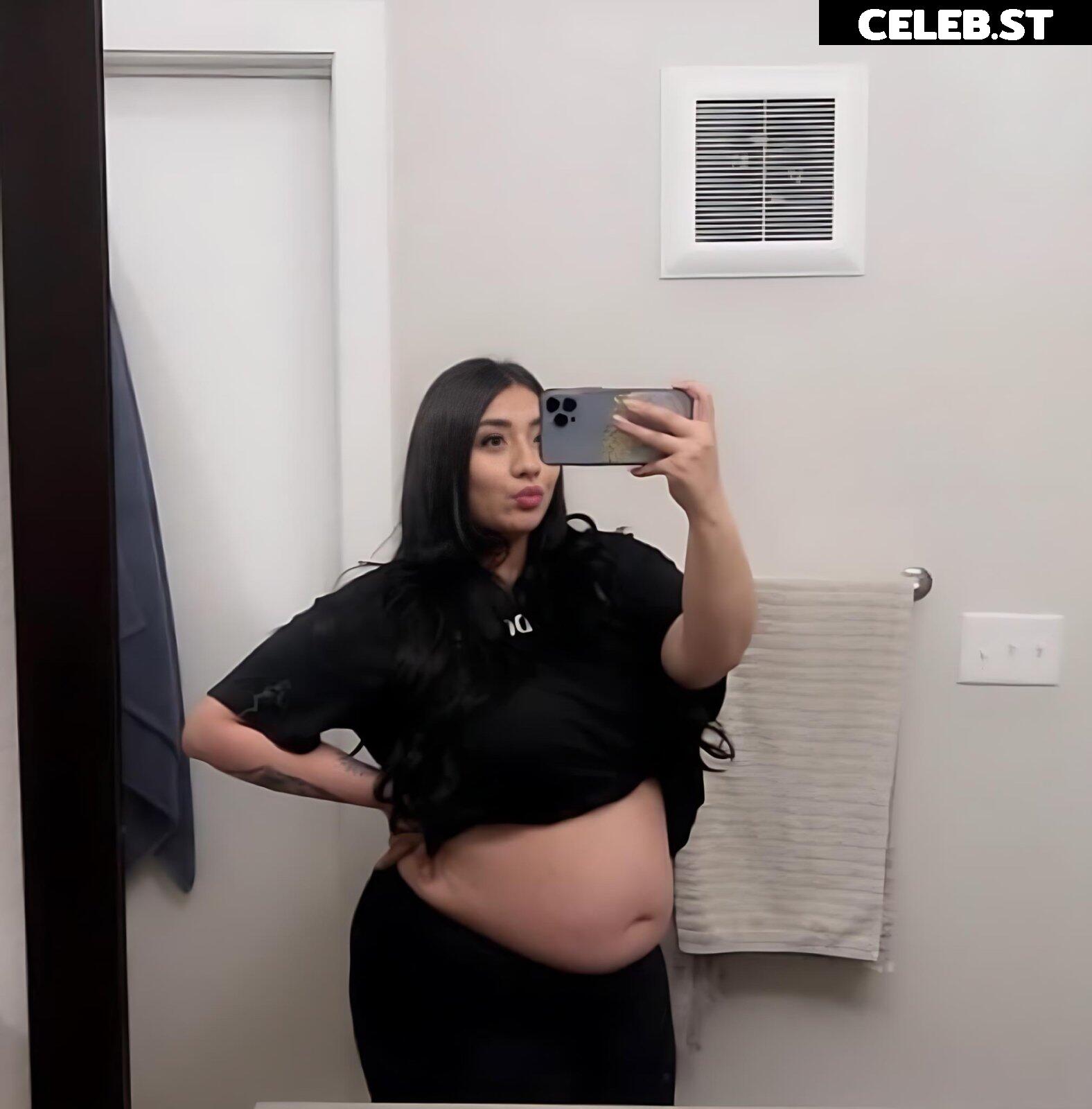 Sexy Big Titty latina BBW @Leeeenaq - goon material Image 12490010