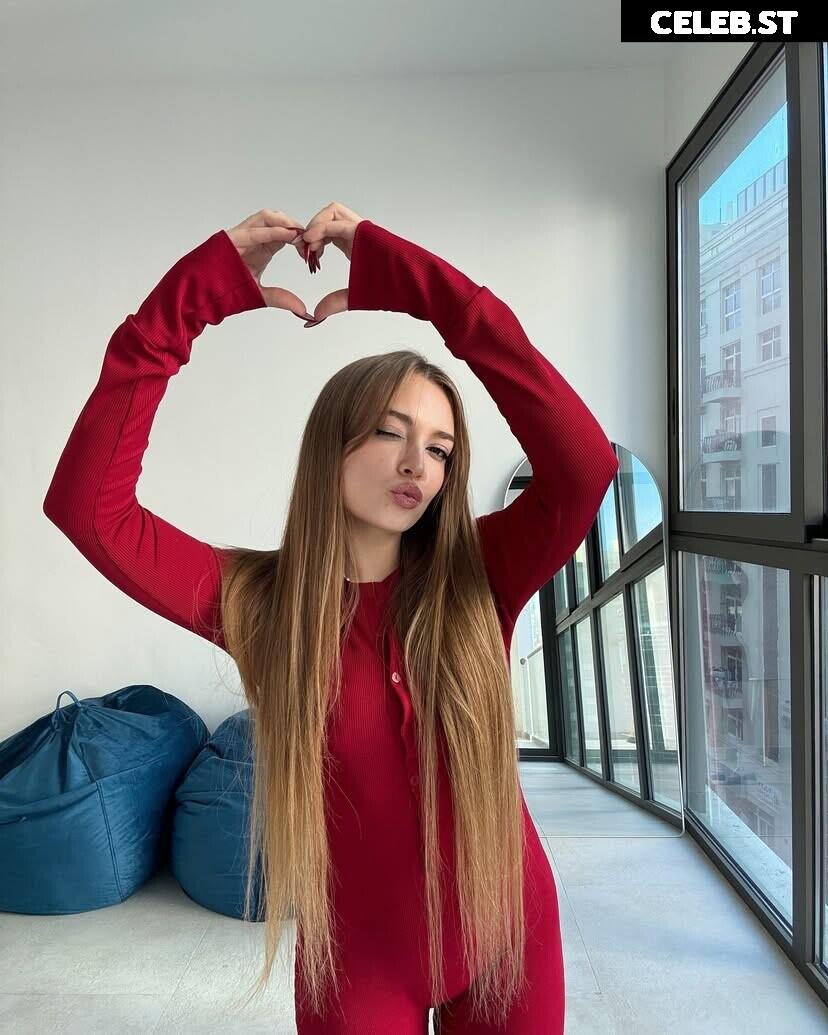 Anastasia Sinitsyna (myladyanastasia) Image 12490220
