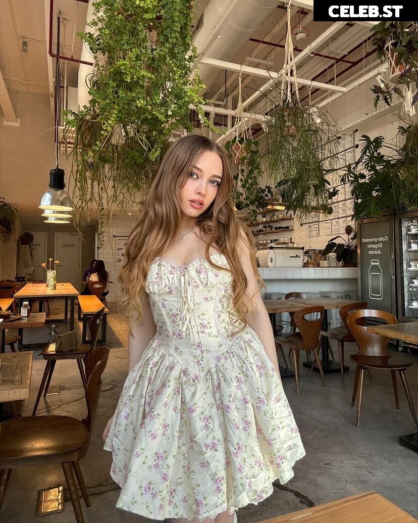 Anastasia Sinitsyna (myladyanastasia) Image 12490226