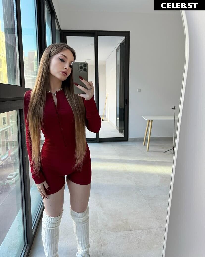 Anastasia Sinitsyna (myladyanastasia) Image 12490202