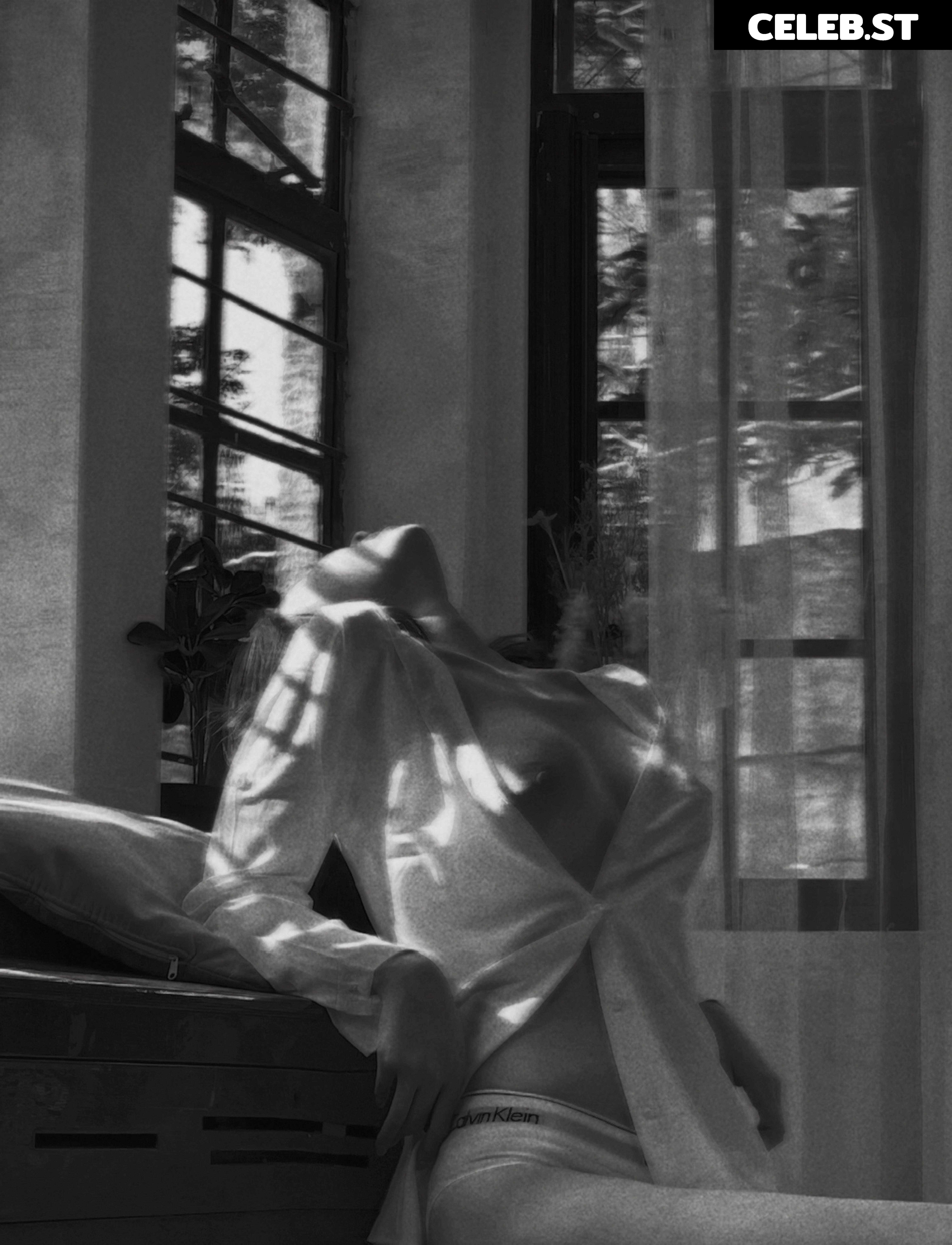 nnian_ Image 12487361