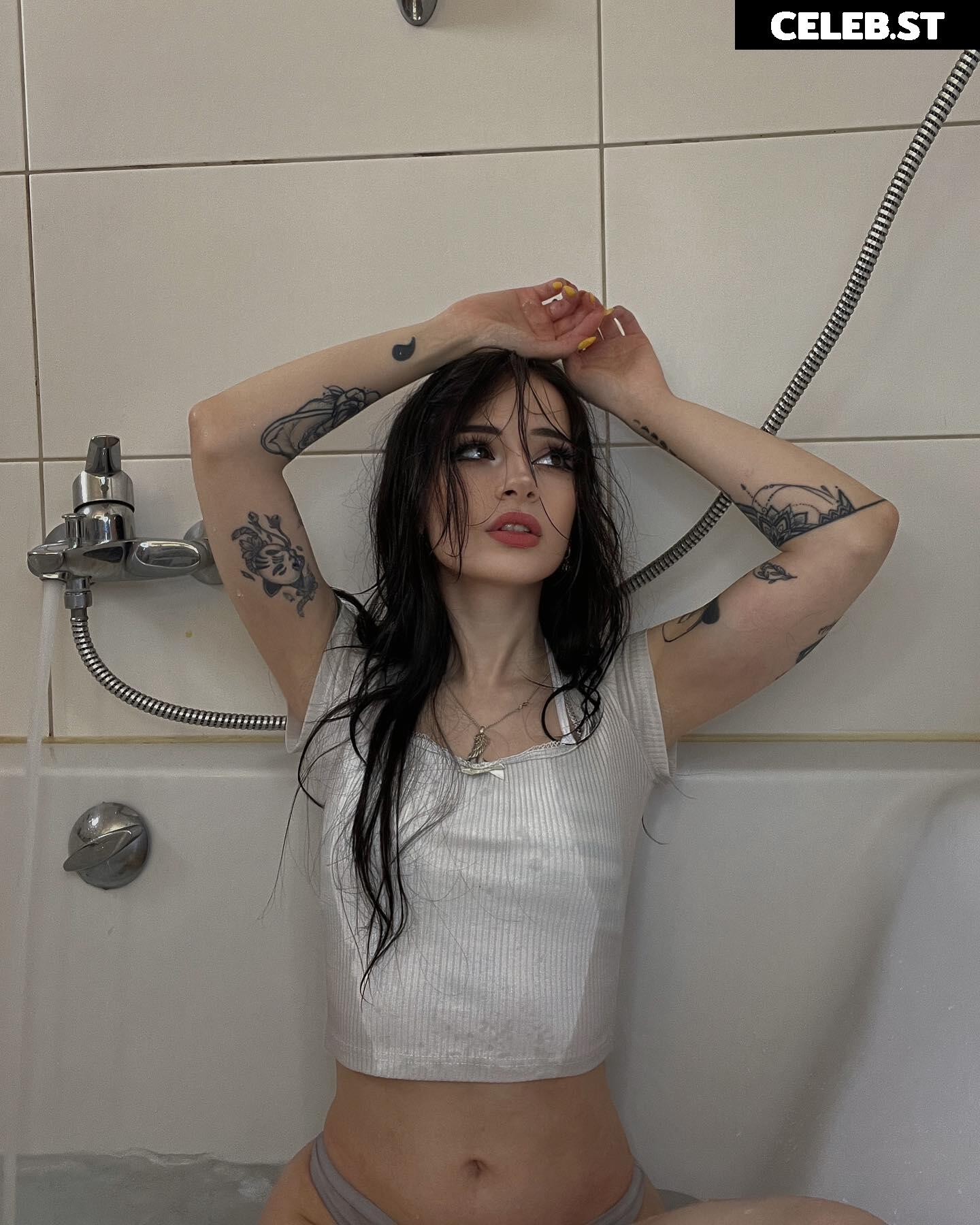 Cata Leyah / cata.leyah / cataleyah_ / leyahcata Image 12480584