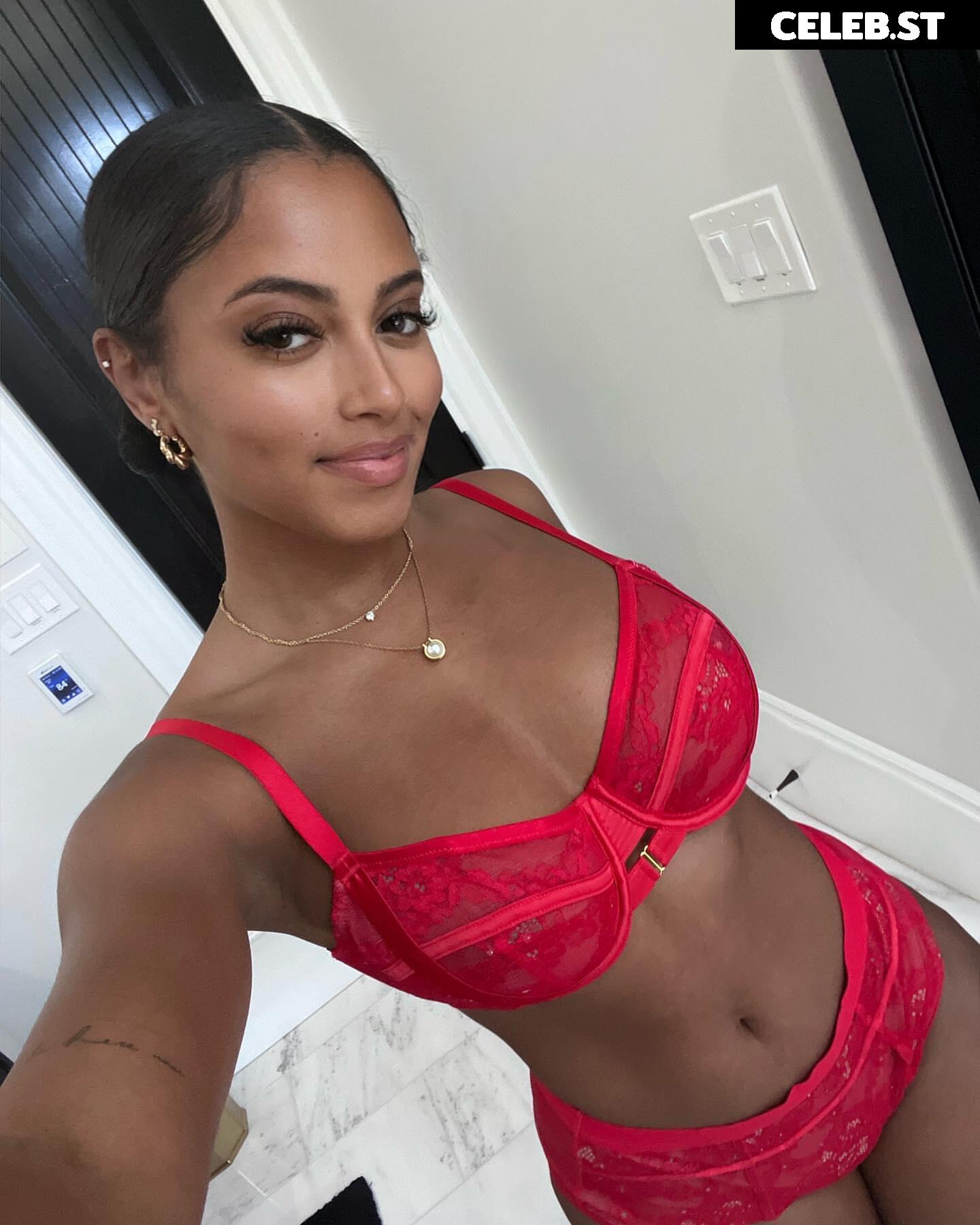 jonica / jonica keating Image 12480076