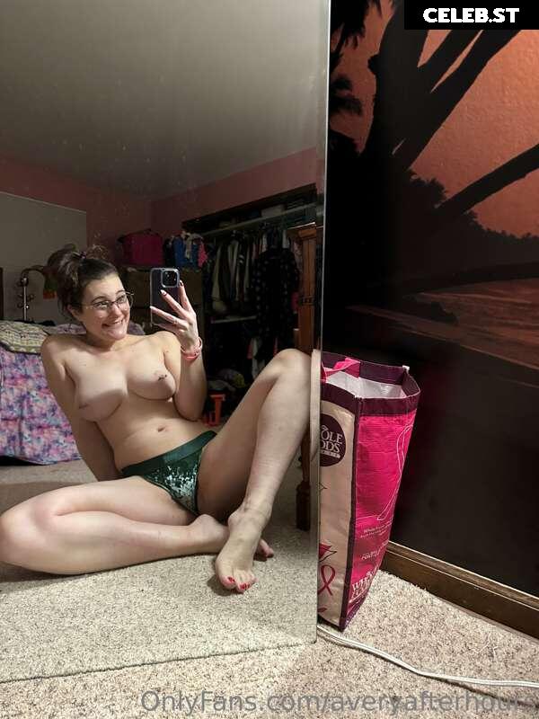 TheAveryOConner / Alibrarising / averyafterhours Image 12483167