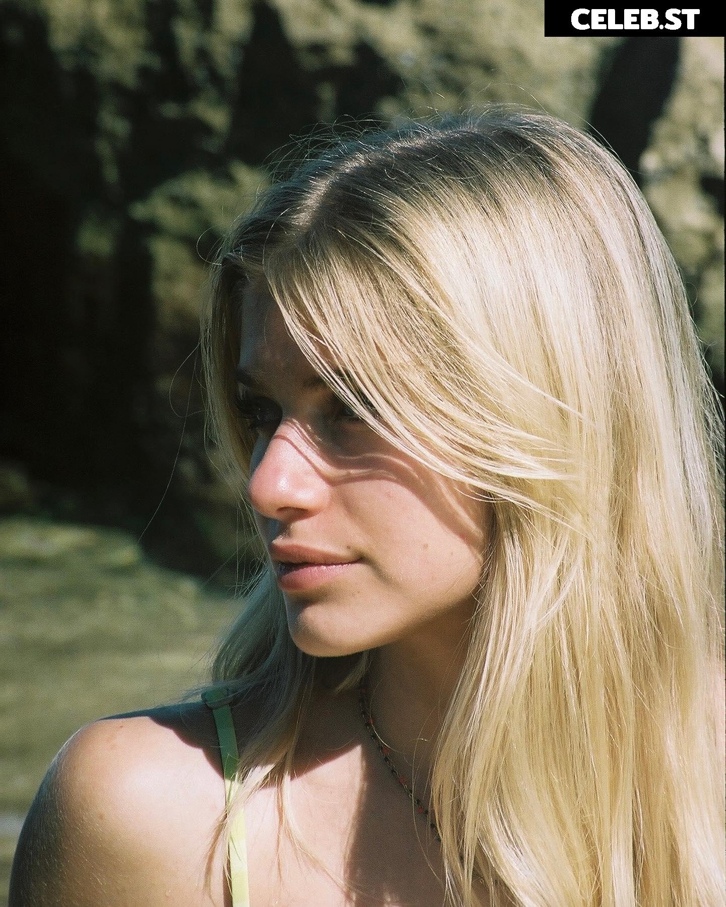 Farrah Bellinger Image 12482927