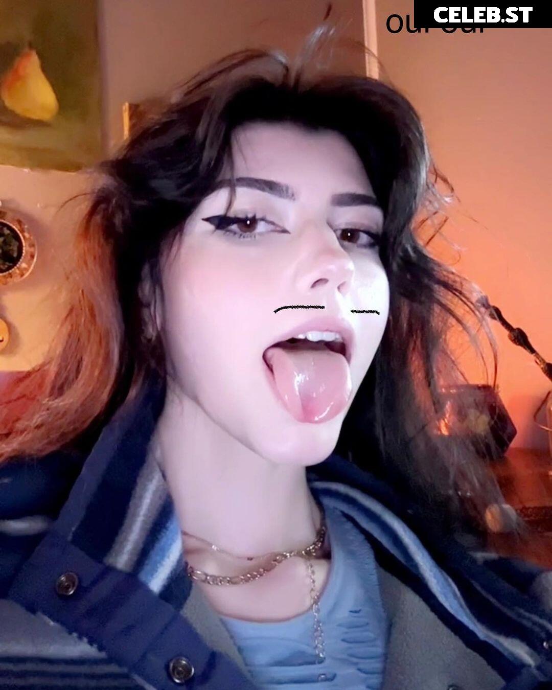 ayohomie / violetmartinezx Image 12355991