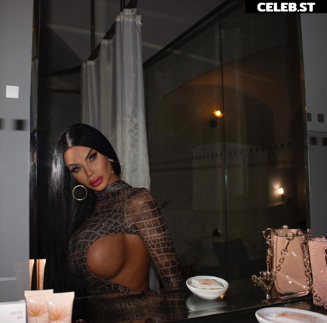 Adriane Linn | chantall.luxardi Image 12355754