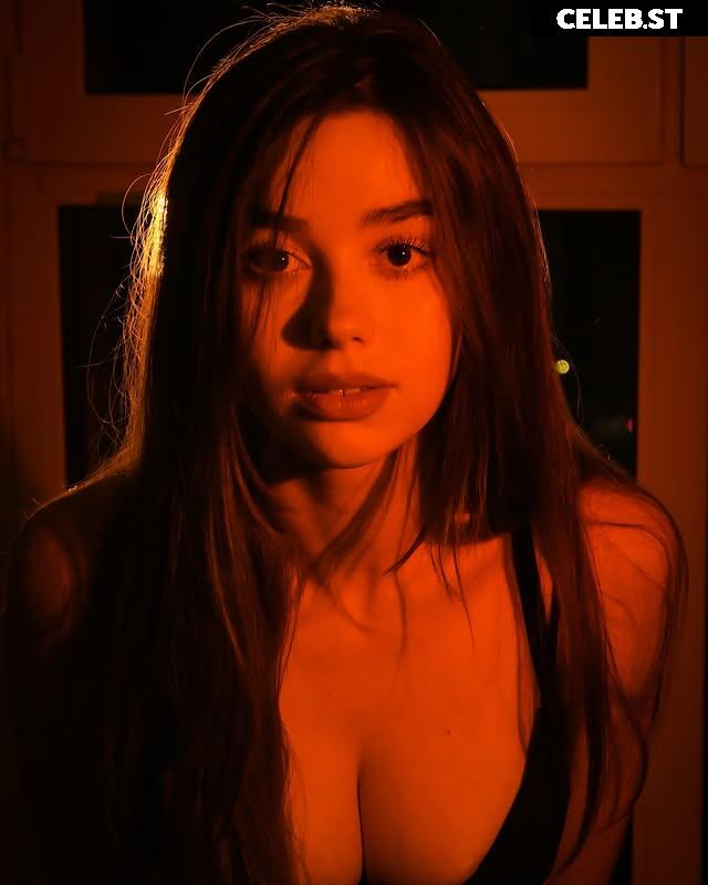 Mariia / m_lizz_ Image 12354528