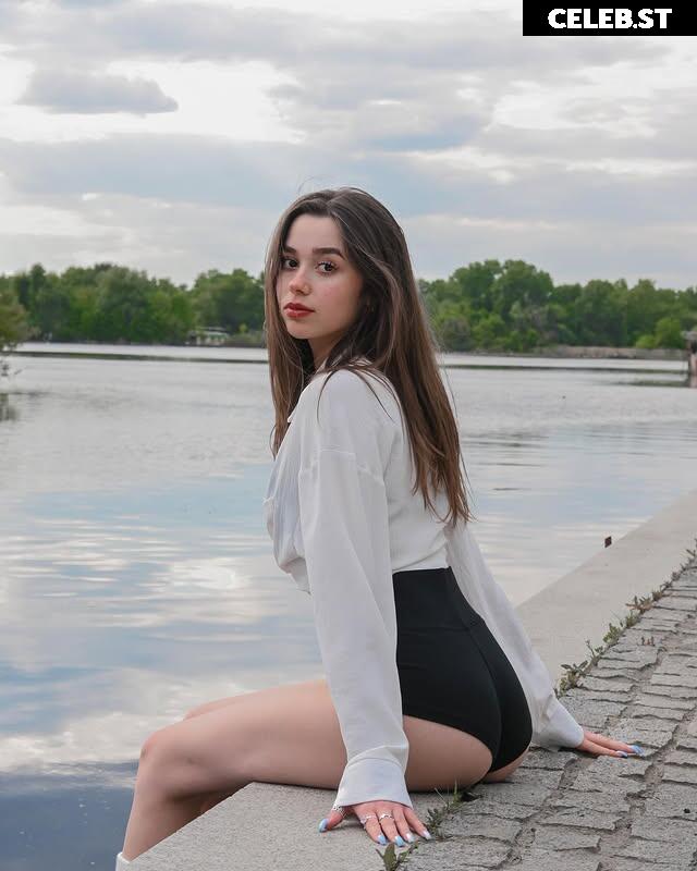 Mariia / m_lizz_ Image 12354567