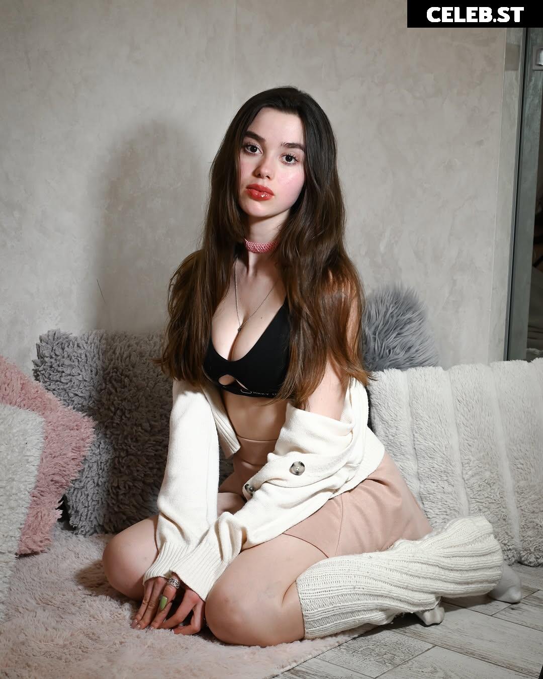 Mariia / m_lizz_ Image 12354621