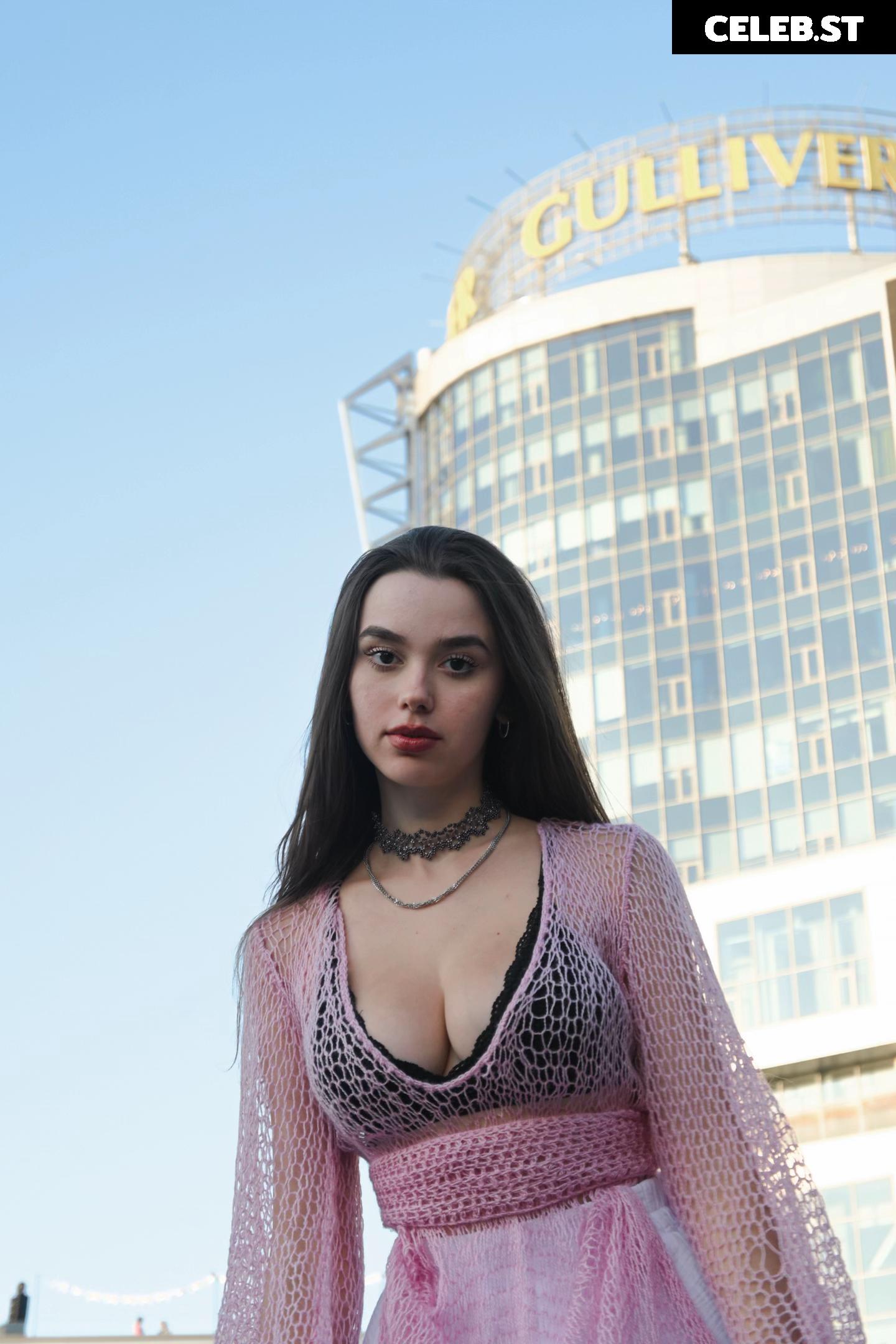 Mariia / m_lizz_ Image 12354653