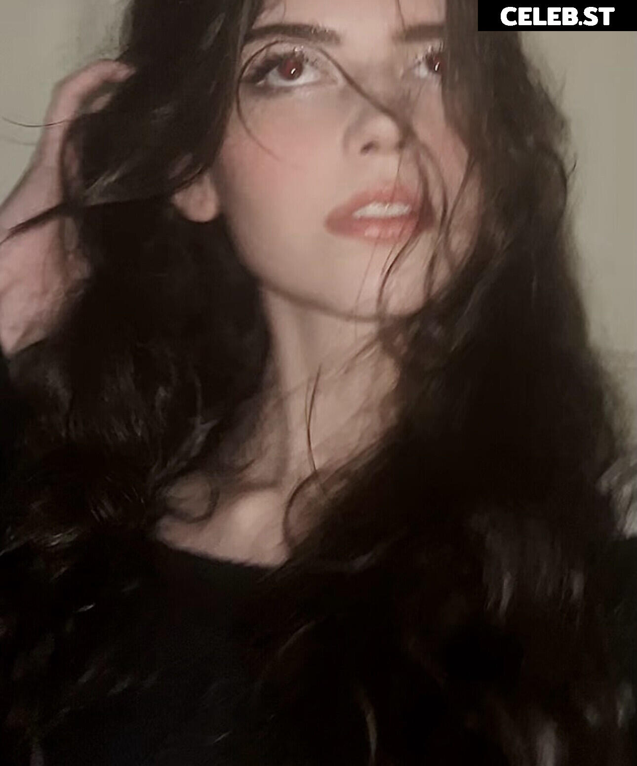 ayohomie / violetmartinezx Image 12356009