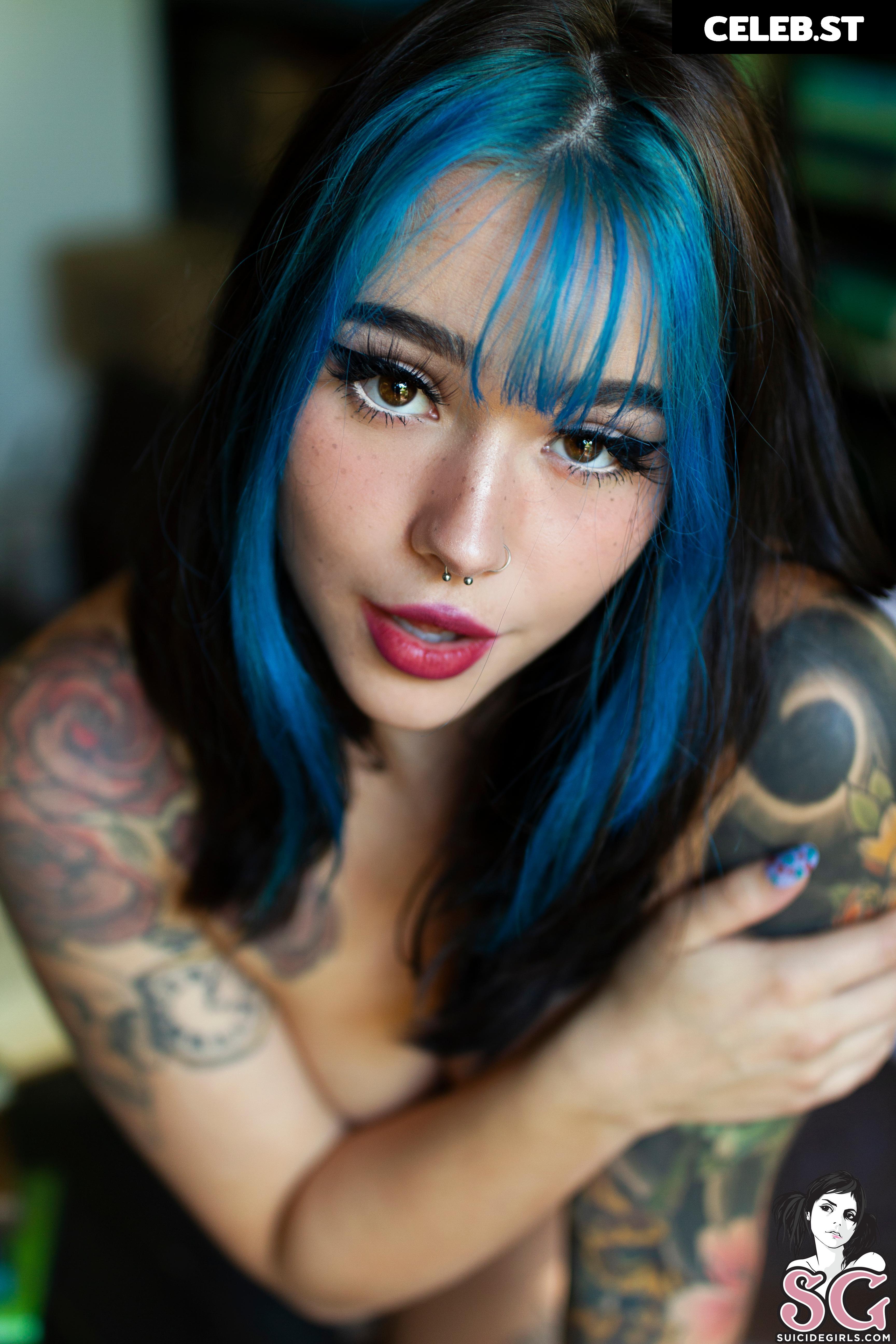 MoodieMaggie | Magz | juneeberri Image 12351710