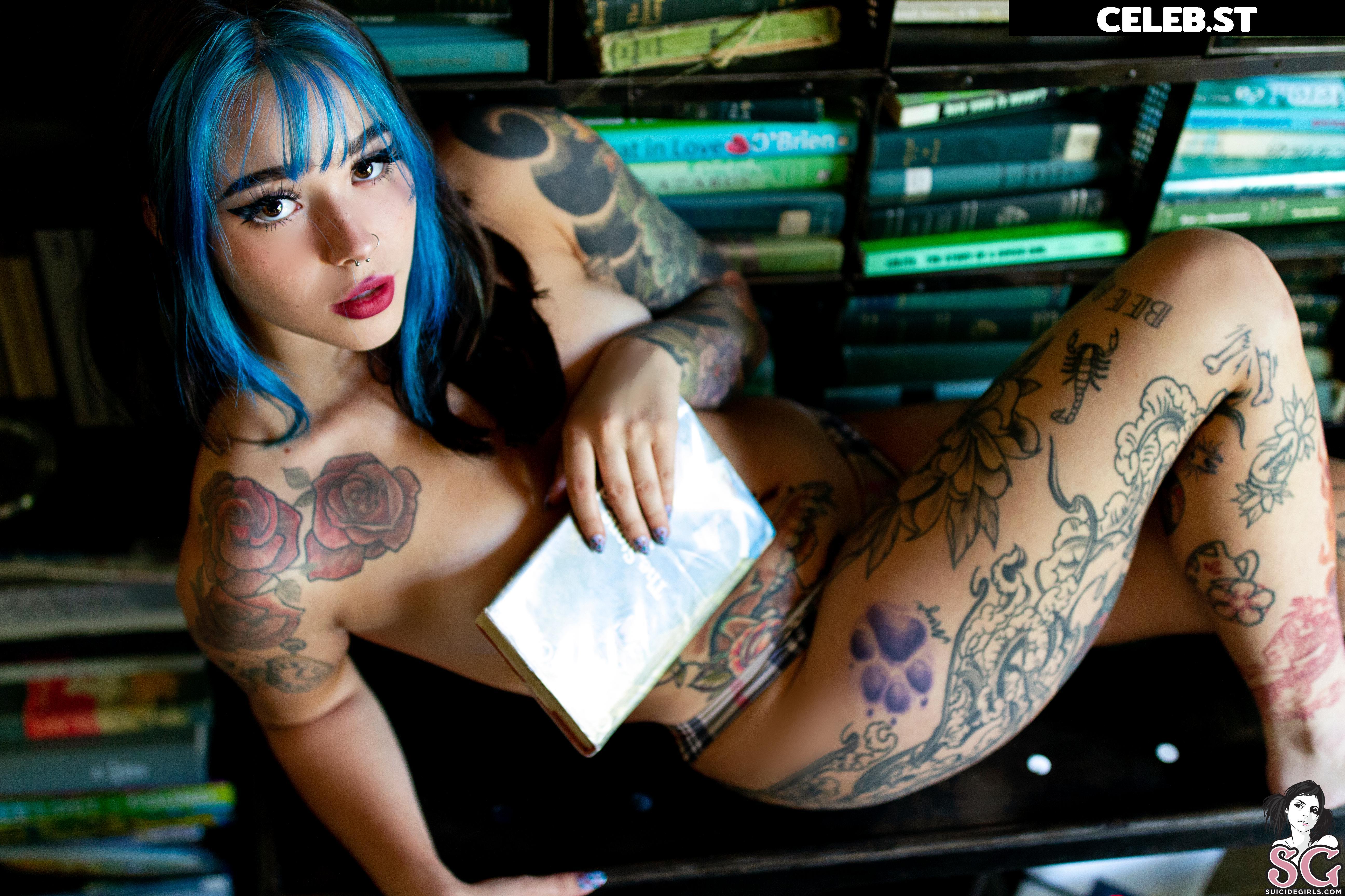 MoodieMaggie | Magz | juneeberri Image 12351755