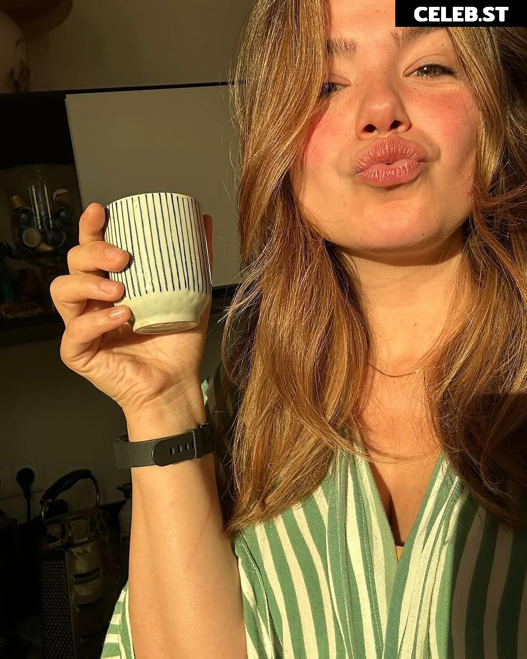 Abbey Hoes Image 12353260