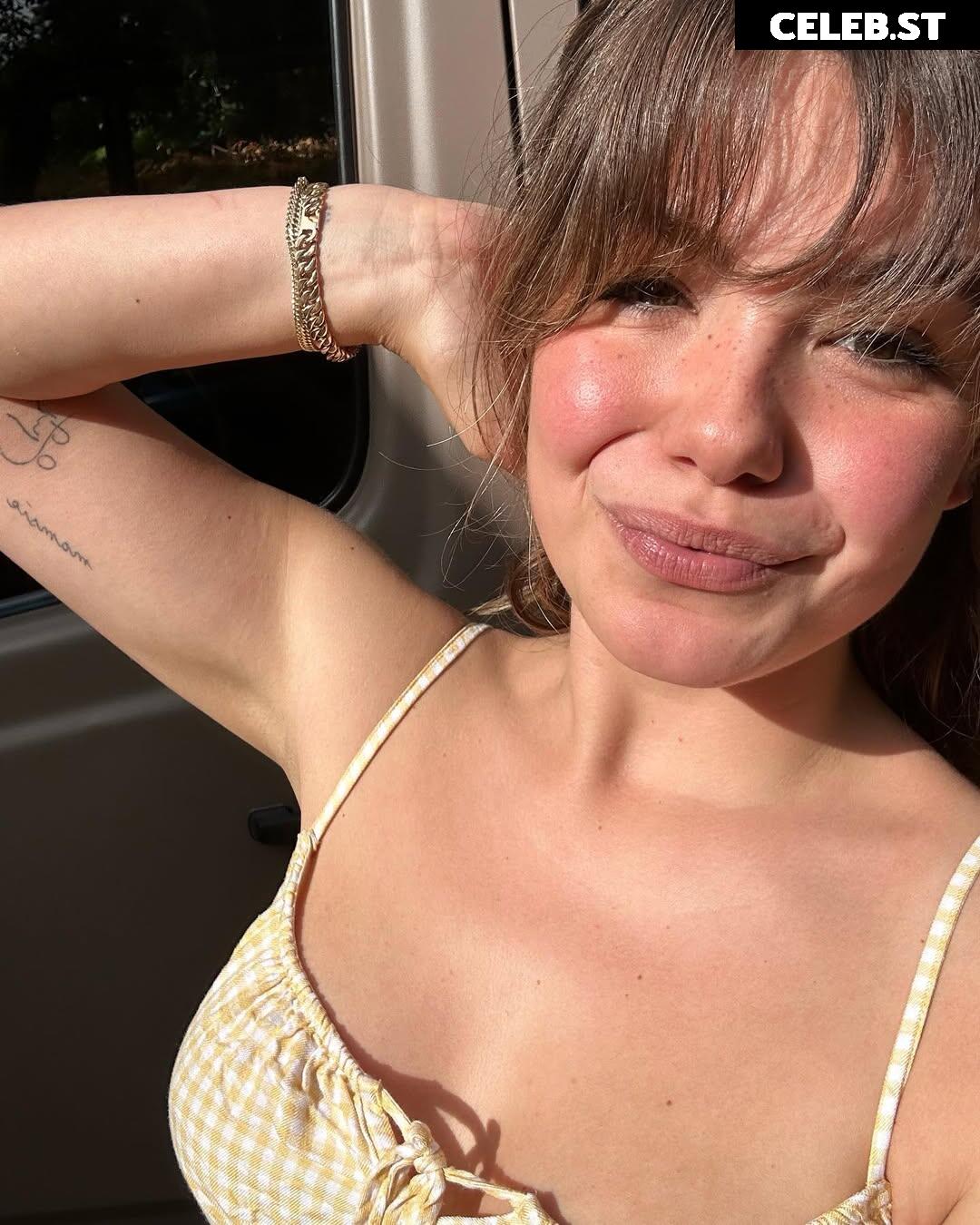 Abbey Hoes Image 12353242