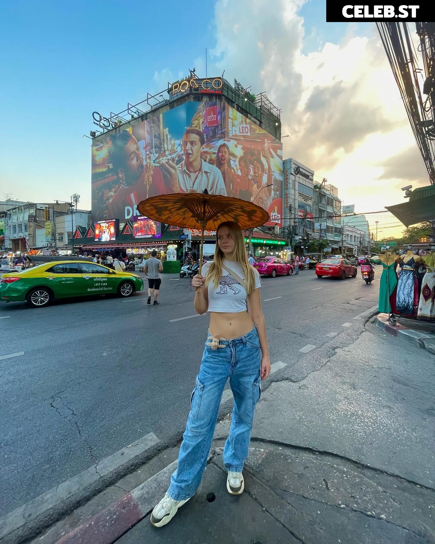 ManukiEmi Image 12359005