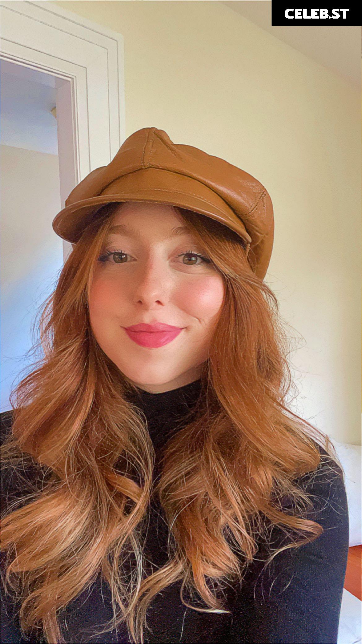 Rosie Fae / littleredrosie1 / ChanceUnlikely659 Image 12361492