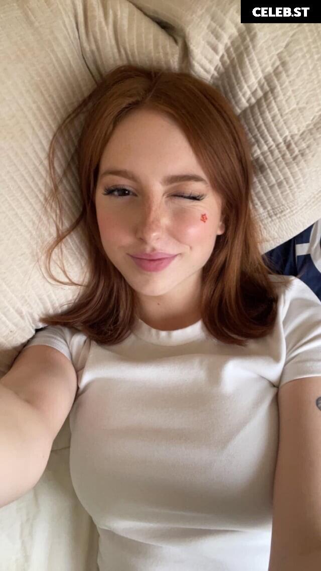 Rosie Fae / littleredrosie1 / ChanceUnlikely659 Image 12361491