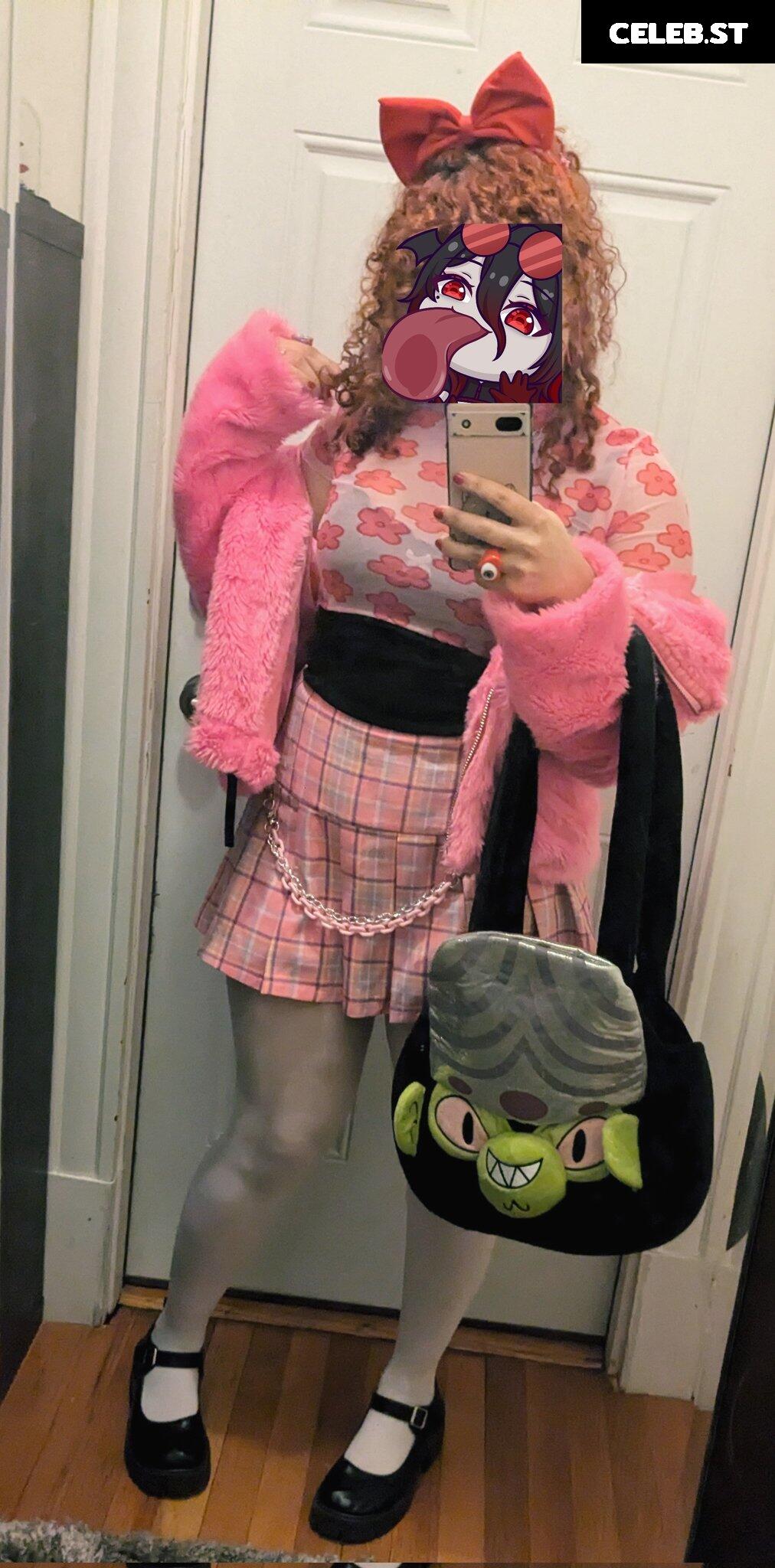 Carmilla Roux Image 12362546