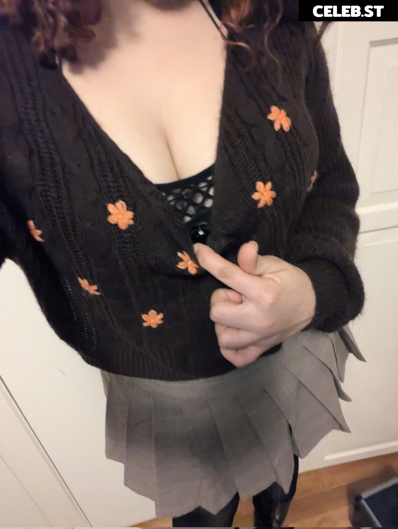 Carmilla Roux Image 12362575