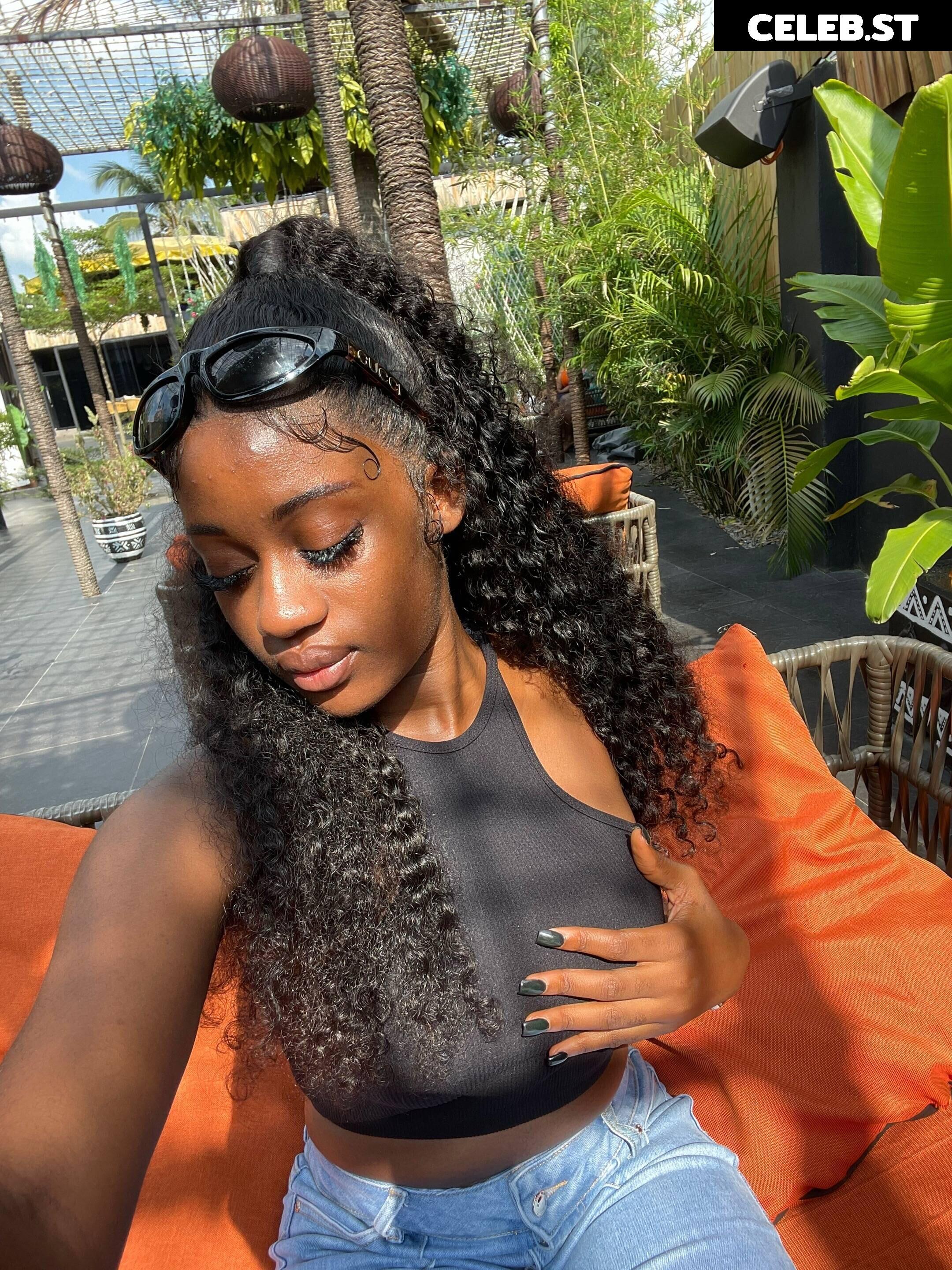 Molly Unruly / itsjust_bigme7 / PondsKira84896 / Barely Seen Image 12362151