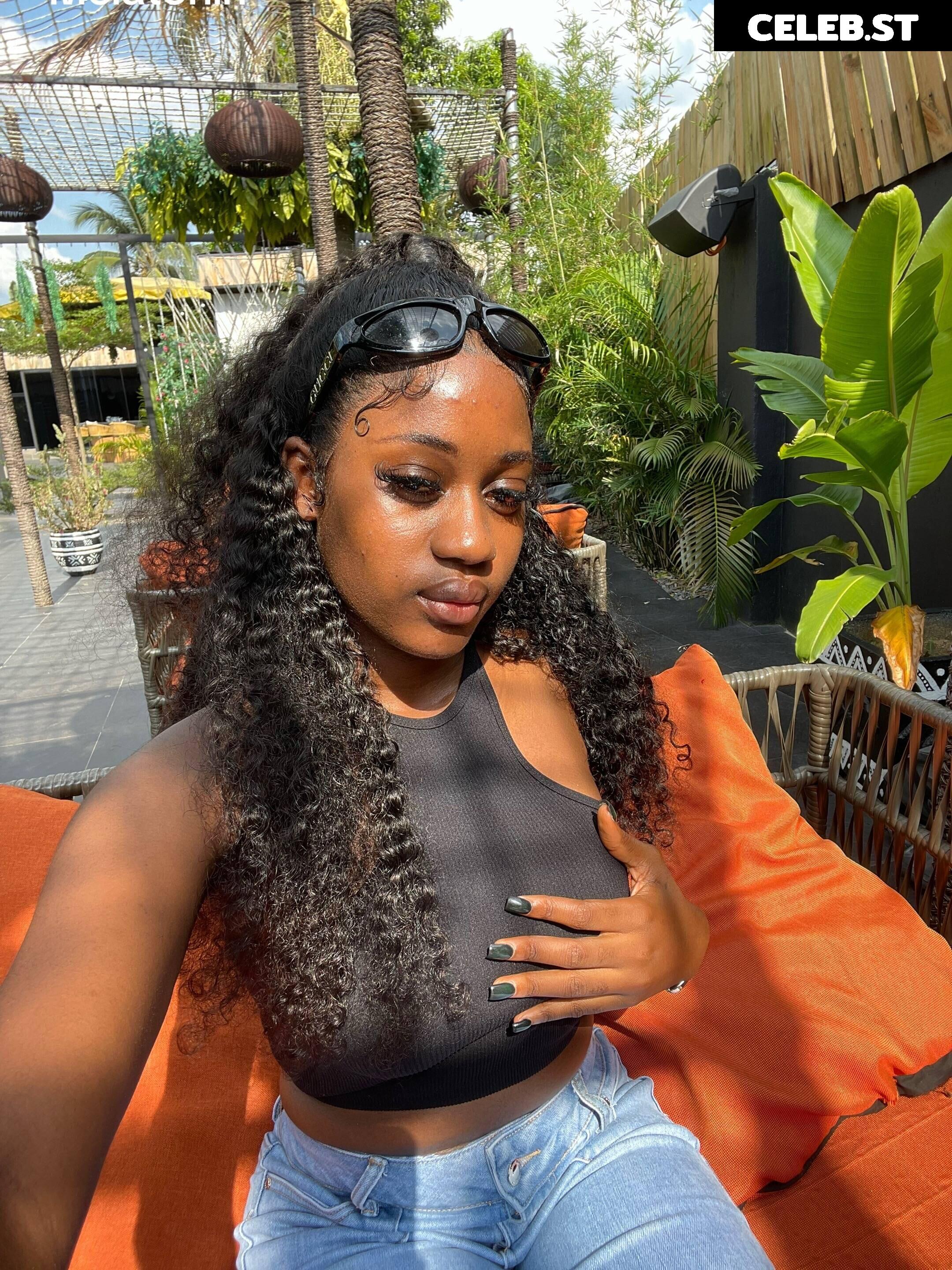 Molly Unruly / itsjust_bigme7 / PondsKira84896 / Barely Seen Image 12362145