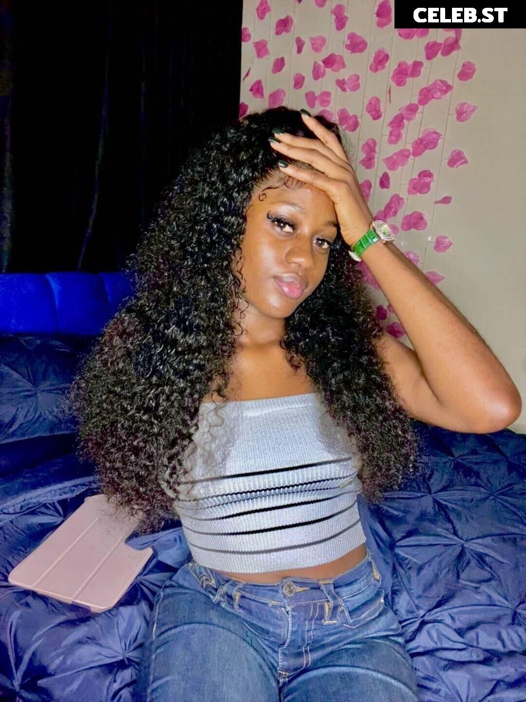 Molly Unruly / itsjust_bigme7 / PondsKira84896 / Barely Seen Image 12362144