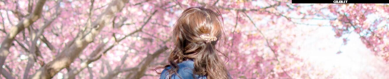 Asian Amateur Lesbian Image 12345542