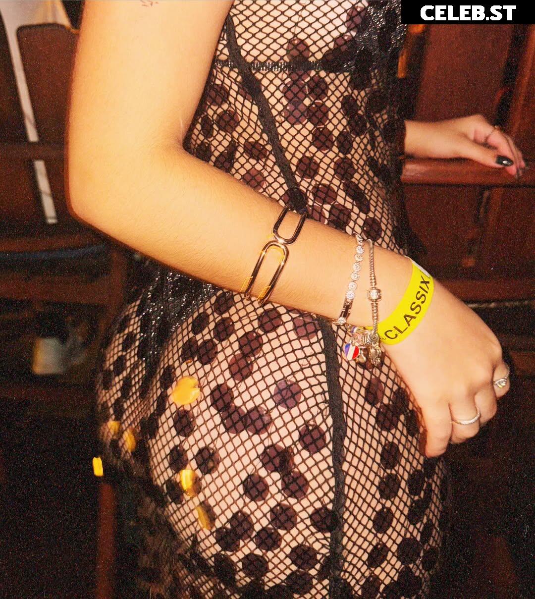 Taby Carvalho Image 12341448