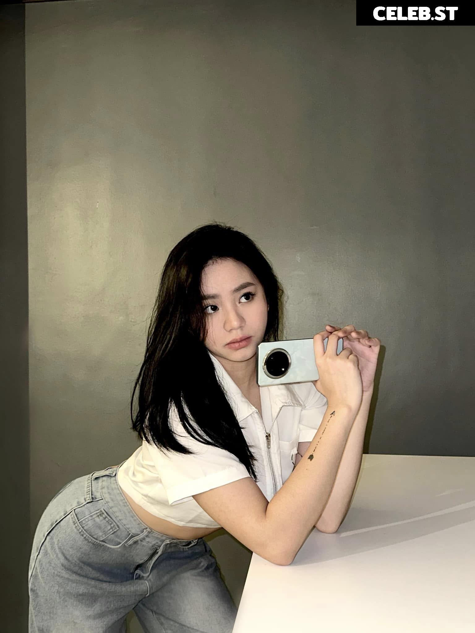 Julia Mundala Image 12349580