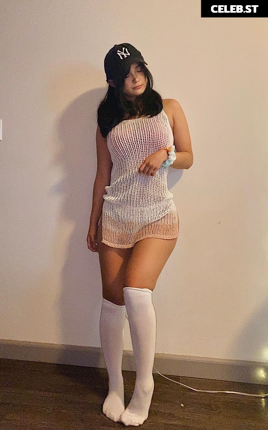 Karenxtran/Strawberry.bunni Image 12314456