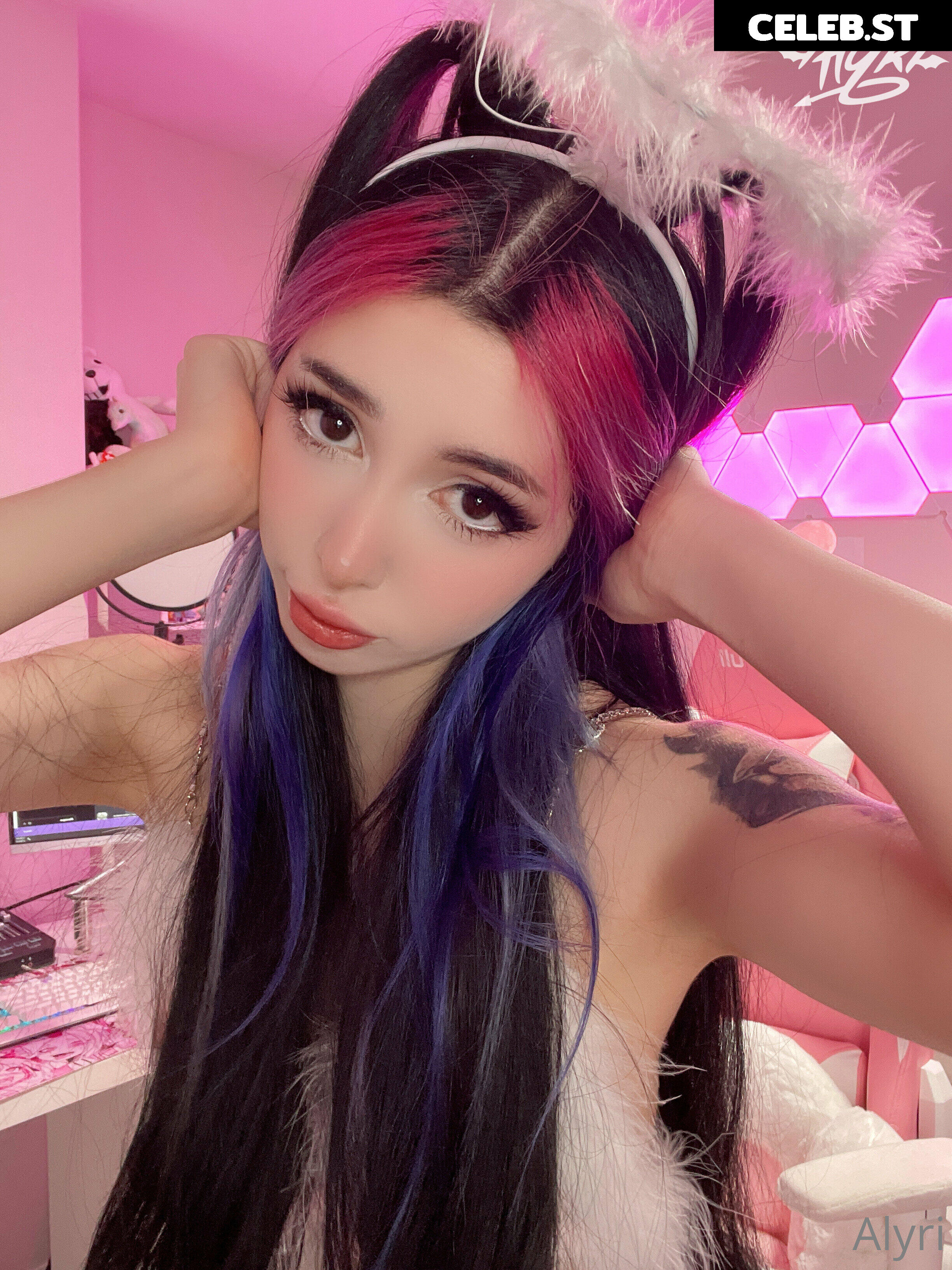 alyri / alyri_tv Image 12314756