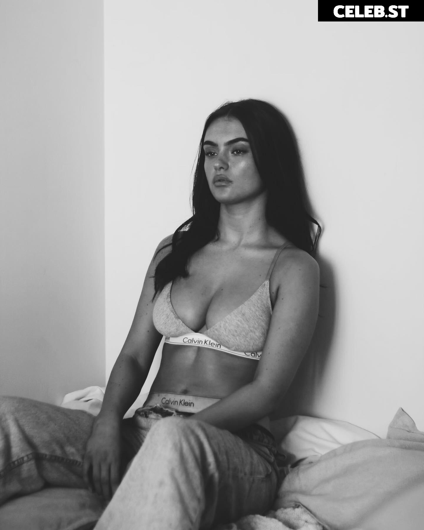 Emily May Hope Image 12325034