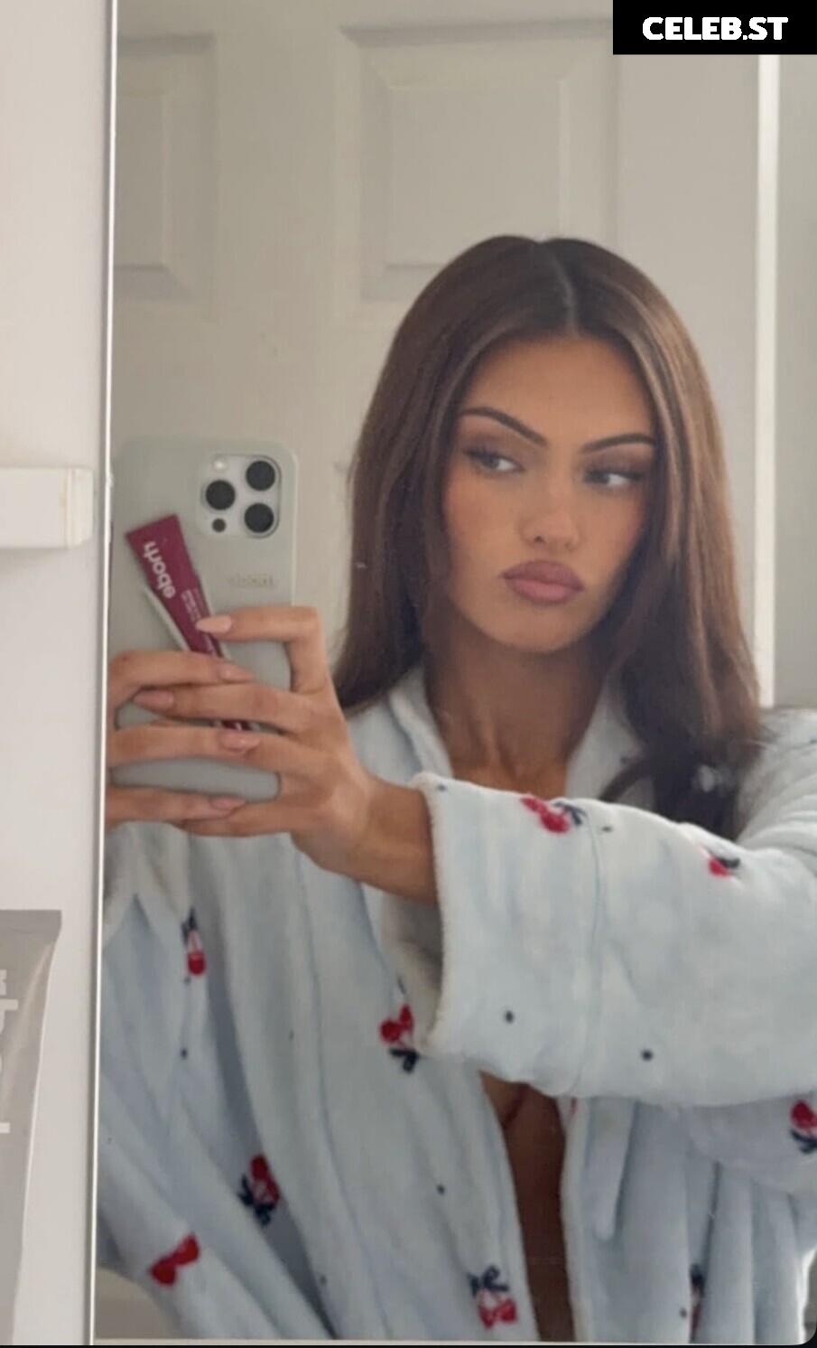 Emily May Hope Image 12325052