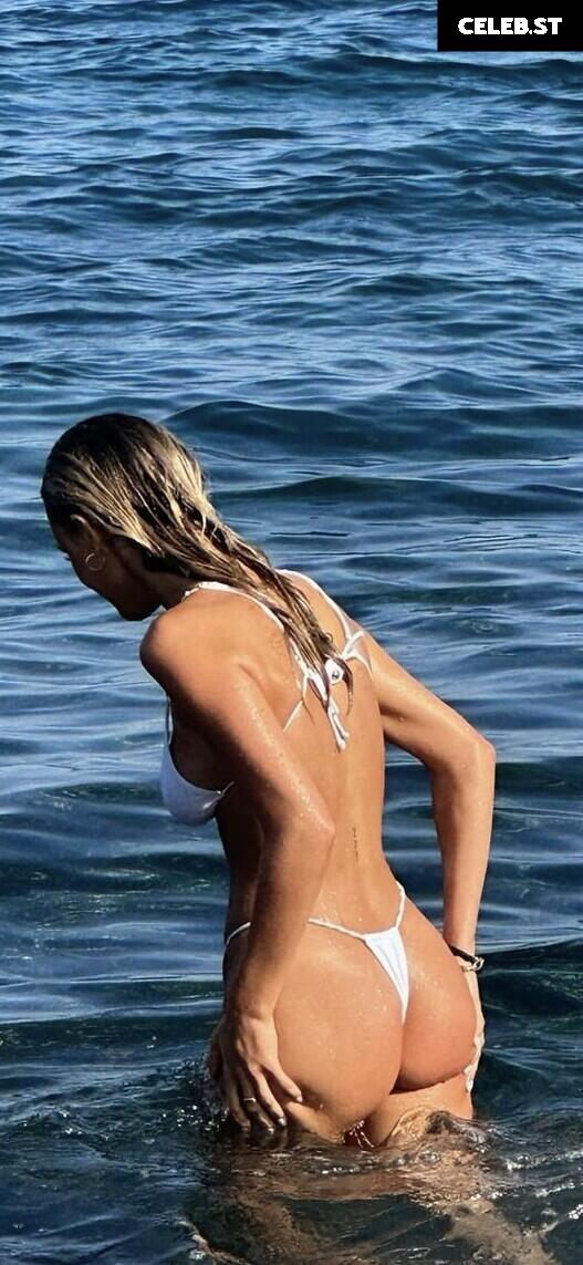 Emily May Hope Image 12325047