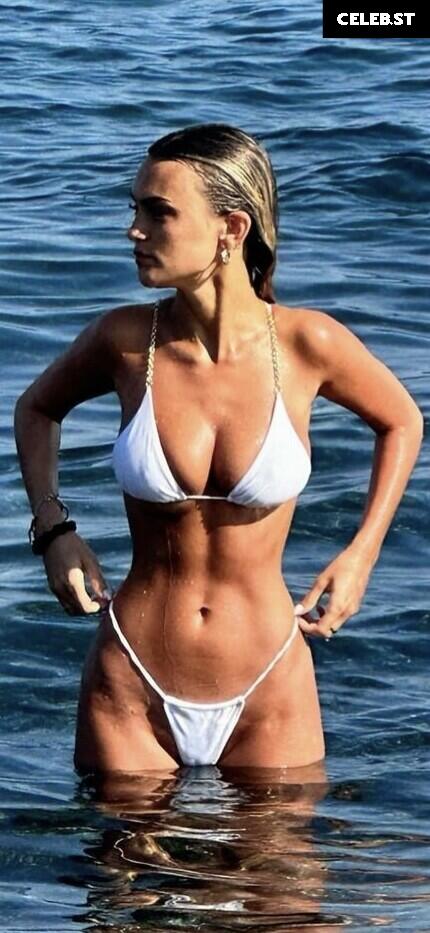 Emily May Hope Image 12325044