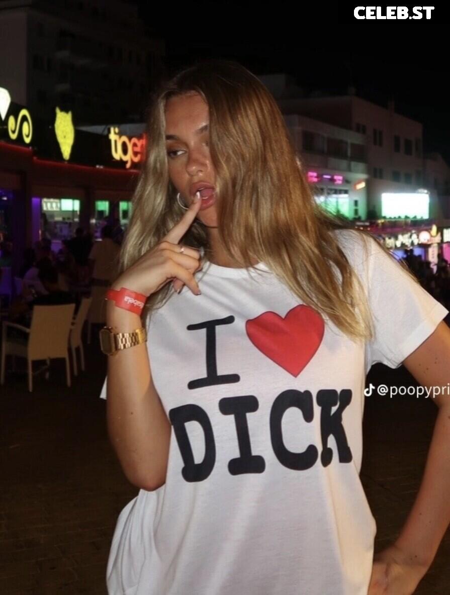 Emily May Hope Image 12325072