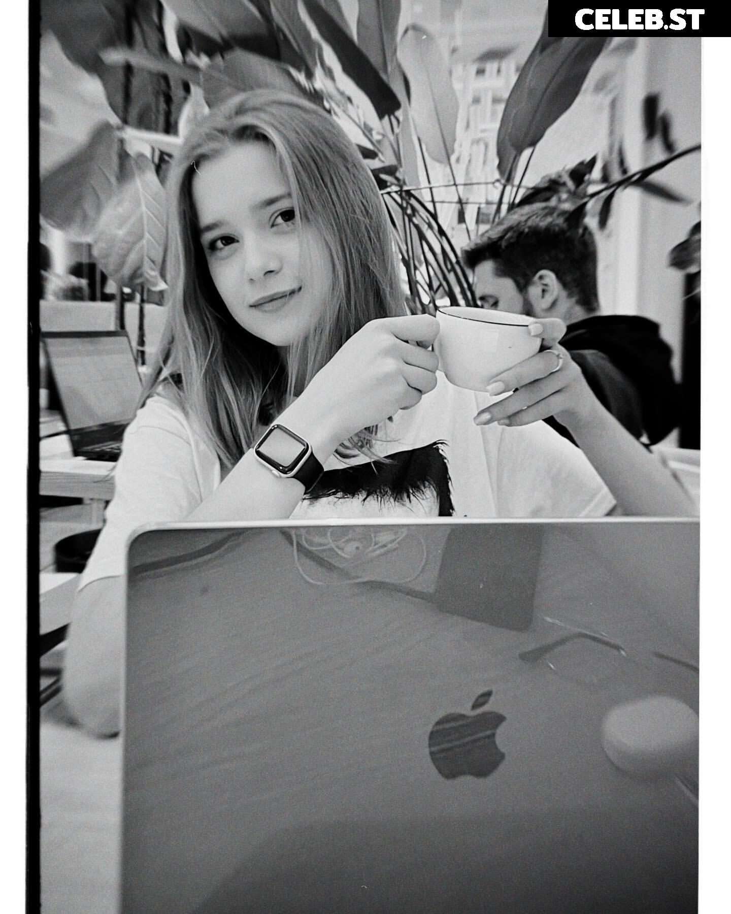 Liza Voroncova Image 12324130